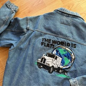 “THE WORLD IS FLAT” DIGBY TRUCK LINE 90’S EMBROIDERED DENIM JACKET